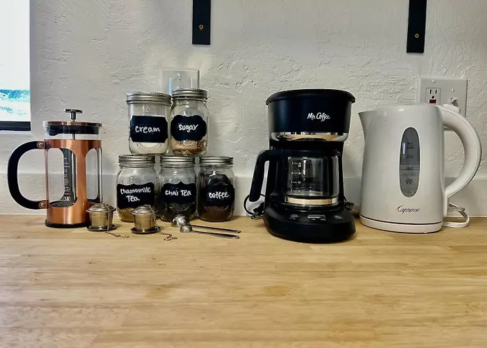 Steps To Coffee & Breweries - Paws & Pines Escape Apartment *