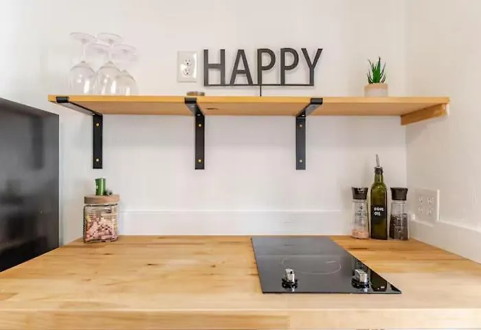 Steps To Coffee & Breweries - Paws & Pines Escape *